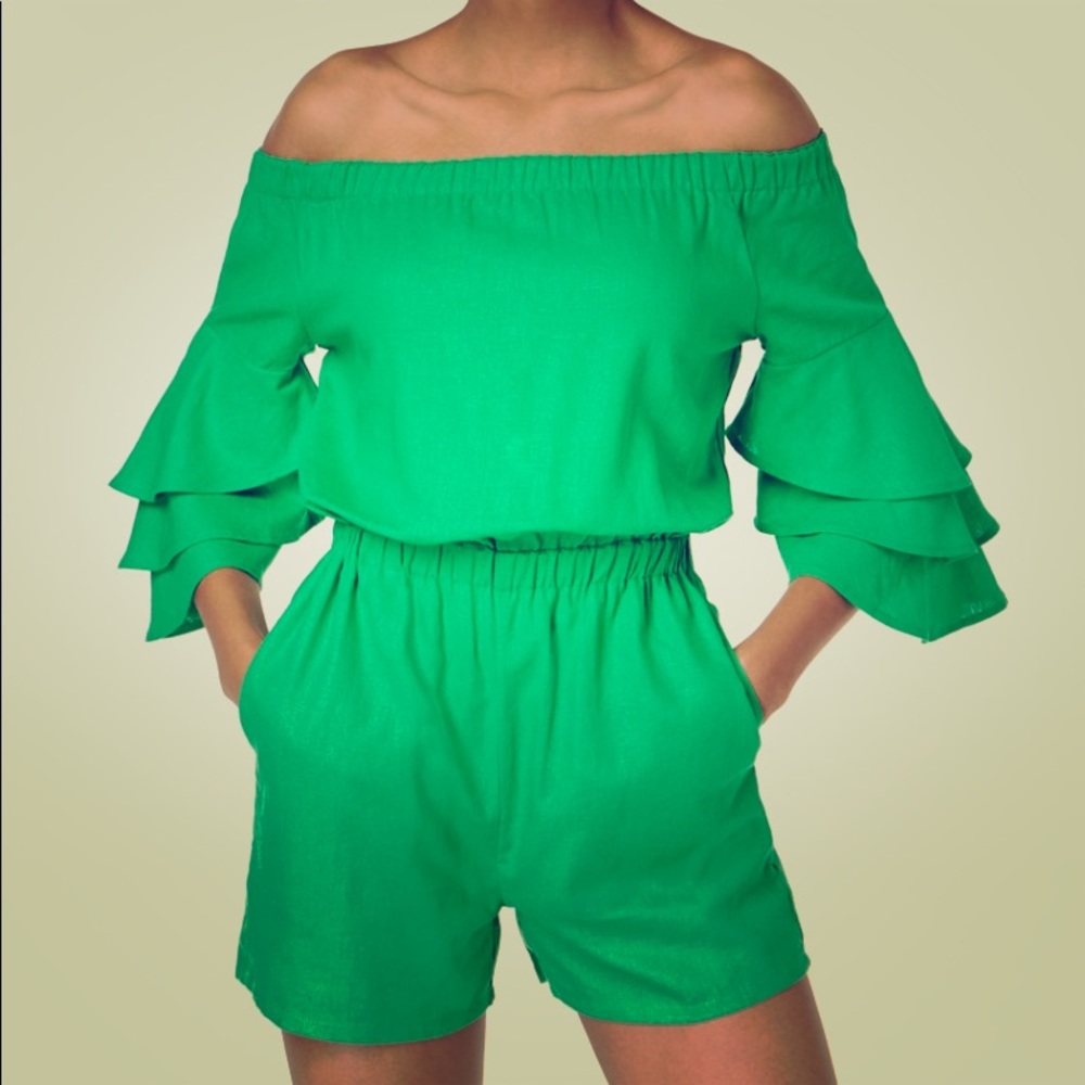 Junior’s Off-The-Shoulder Tiered-Sleeve Romper